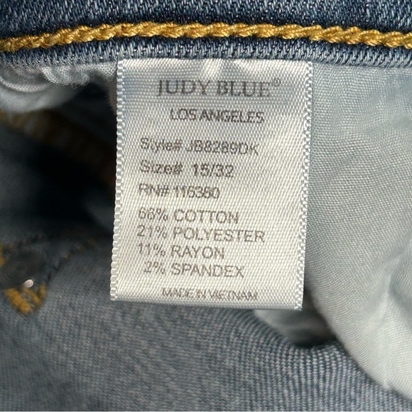 Judy Blue Distressed Relaxed Fit Jeans - Picture 11 of 15